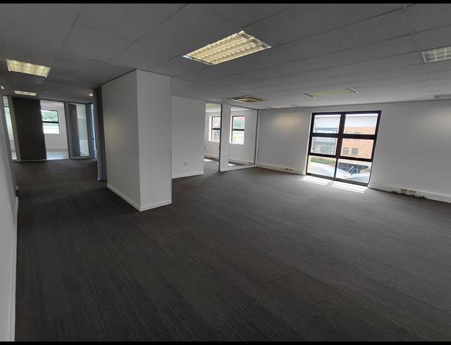 383M² OFFICE TO LET IN PAULSHOF